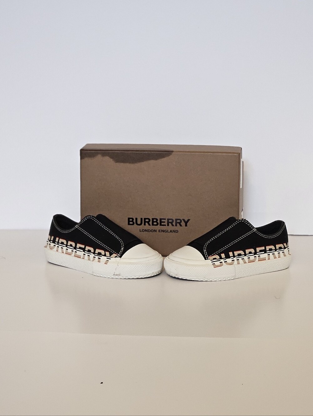 BURBERRY SLIP ON SNEAKERS WORN ONCE